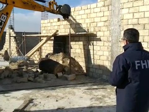 Qanunsuz tikilən obyekt söküldü - VİDEO