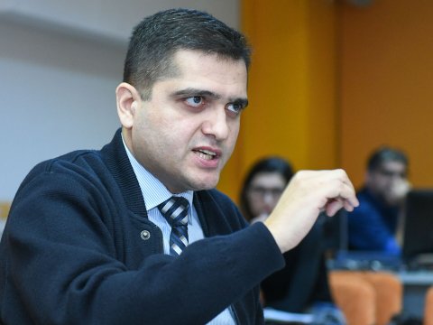 Üzümüzə gülüb arxamızdan iş görürlər - Politoloqdan sərt sözlər (VİDEO)