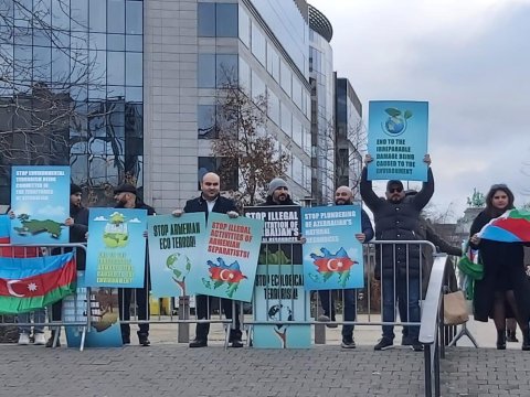 Avropa Parlamenti qarşısında ermənilərə ETİRAZ - FOTO