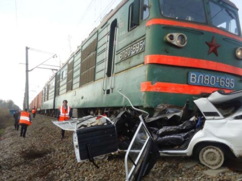 Bakıda qatar maşınla toqquşdu - Xəsarət alan var