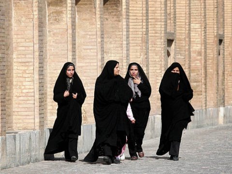 İranda minə yaxın qadın məhbus əfv edildi