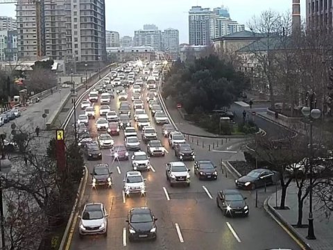 Bu yollarda tıxac var - SİYAHI
