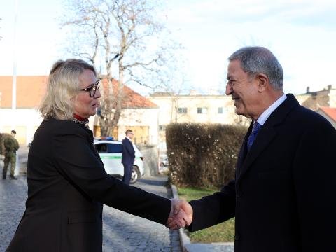 Akar çexiyalı həmkarı ilə görüşdü - FOTO