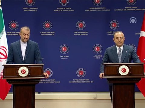 Çavuşoğlu iranlı həmkarı ilə 