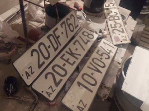 Saxta avtomobil nömrəsi hazırlayan şəxs tutuldu - FOTOLAR