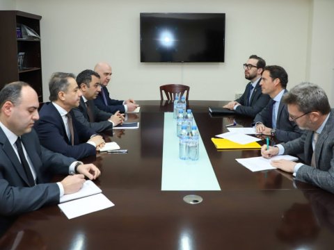 NATO-nun Qafqaz üzrə nümayəndəsi Ermənistan XİN-də görüş keçirdi