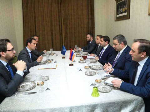 NATO nümayəndəsi Papikyanla regional məsələləri müzakirə etdi 