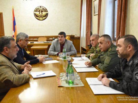 Arayik Balasanyanı geri qaytarır: Azərbaycanla danışıqları o aparacaq