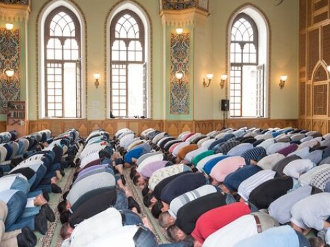 Azərbaycanda vəhdət namazı qılınıb