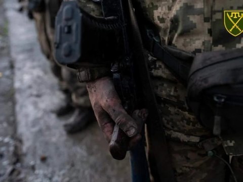 Rusiyaya növbəti zərbə - silah anbarı, döyüşçülər məhv edildi