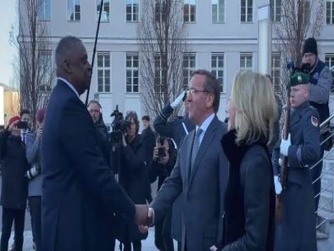 ABŞ və Almaniya müdafiə nazirləri görüşdü