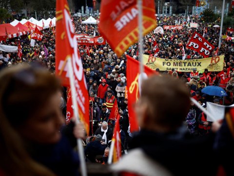 Fransada 2 milyon insan Makrona ETİRAZ ETDİ 