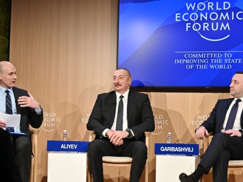 Prezident Davosda panel iclasında iştirak edib - YENİLƏNİB