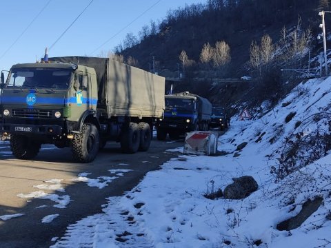 Sülhməramlıların 10 maşını Laçın yolundan maneəsiz keçdi