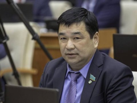 Putinə görə qazax deputatın mandatı ləğv edildi 