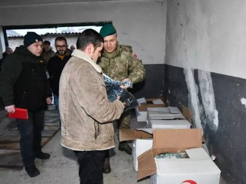 Türk ordusu Kosovada seldən zərərçəkmişlərə yardım etdi