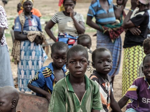60-dan çox qadın və uşaq girovluqdan azad olundu