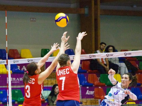 Voleybol çempionatının təxirə salınmış oyunu keçirildi