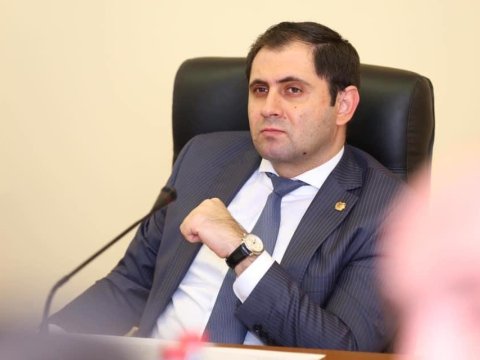 Müdafiə nazirinin istefasına qarşıyam - Erməni spiker