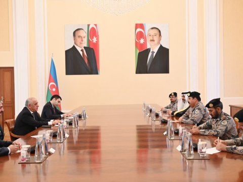 Əli Əsədov ərəb generalla danışıqlar aparıb
