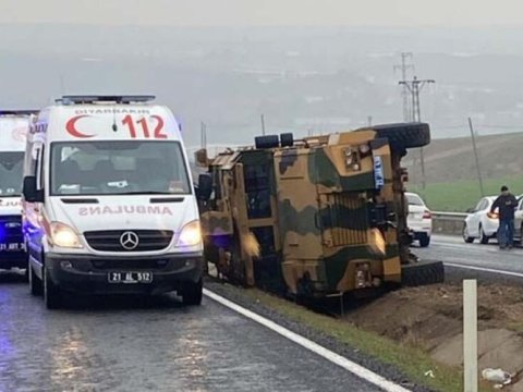 Türkiyədə hərbi maşın aşdı - ÖLƏNLƏR VAR