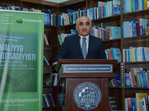 UNEC-də “Maliyyə iqtisadiyyatı” kitabının təqdimatı olub - FOTOLAR