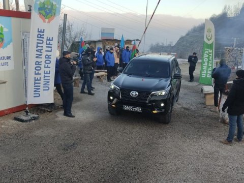 Sülhməramlıların maşını Laçın yolundan keçdi