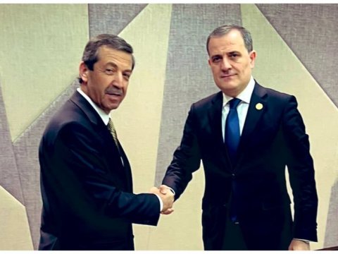 Ceyhun Bayramov Şimali Kiprin XİN başçısı ilə görüşdü