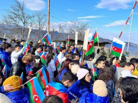 Aksiyada iştirak edən gənclərə dəstək verməliyik - Deputat