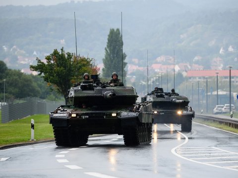 “Leopard”lar Ukraynaya göndəriləcək - Almaniya daşı ətəyindən tökdü