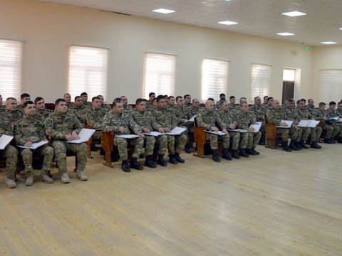 Müdafiə nazirinin tapşırıqları zabitlərə çatdırıldı
