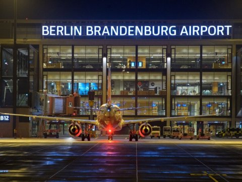 Berlin aeroportunda bütün reyslər ləğv edildi