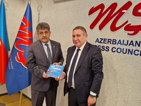 Menderes Dəmir Mətbuat Şurasında olub