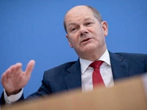 Şolts Ukrayna ilə bağlı qərarını niyə dəyişdi? - Deputatlara izahat verdi