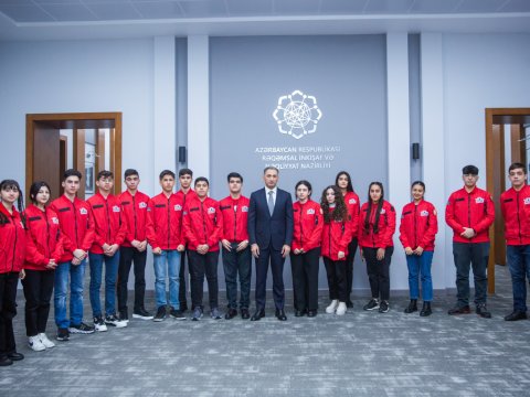 Rəşad Nəbiyev şəhid övladları ilə görüşüb