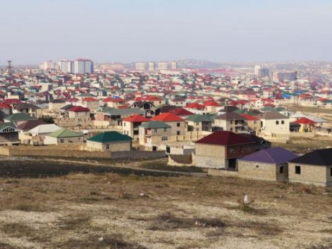 Sənədsiz evlərlə bağlı vəziyyət acınacaqlıdır - Nazirlik rəsmisi