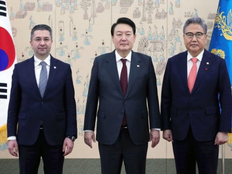 Səfirimiz Cənubi Koreya Prezidenti ilə görüşdə