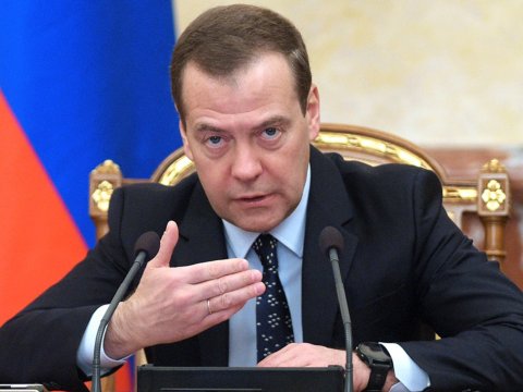 Zelenski bir gün də sağ qala bilməz - Medvedev