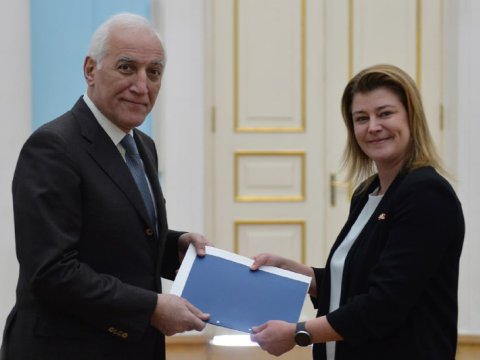 Xaçaturyan yeni səfirlə Laçın dəhlizindən danışdı