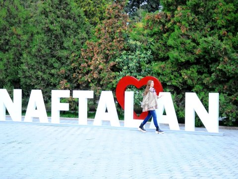 Esra Gezgincinin Naftalanla bağlı verilişi NTV-də