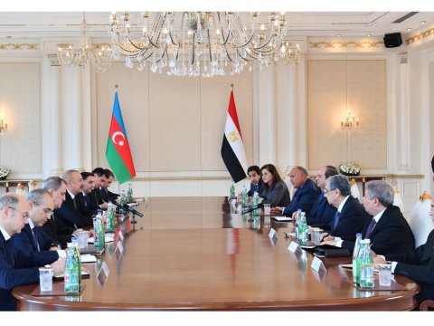 Prezidentlərin geniş tərkibdə görüşü olub