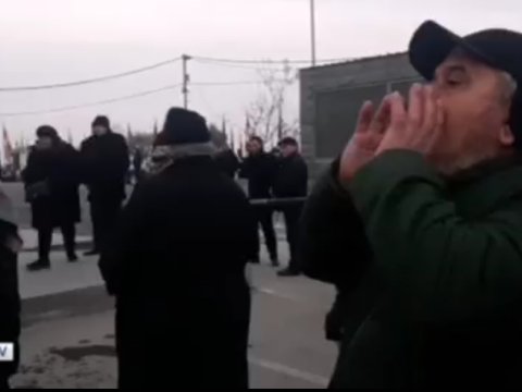 Hərbçi ailələri Paşinyanı təhqir etdilər - VİDEO