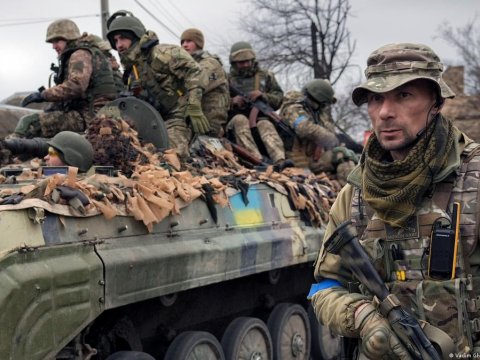 Ukrayna Belarusla sərhədə ordu yeritdi