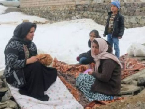 İran zəlzələdən zərər çəkən azərbaycanlılara kömək etmir - FOTO 