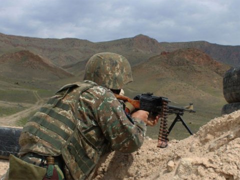 Erməni hərbçi özünü güllələdi 