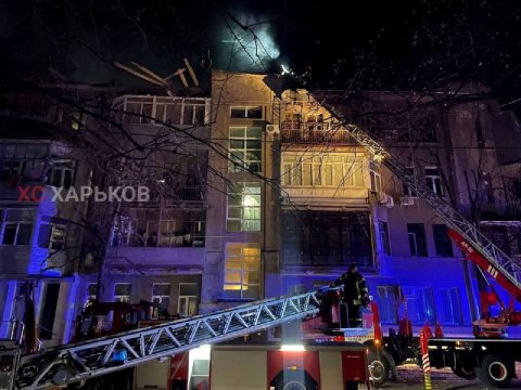 Ruslar Xarkovda evə raket atdılar - VİDEO