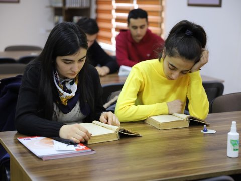 GDU-nun Elmi kitabxanası tələbələrin mənəvi mərkəzinə çevrilib