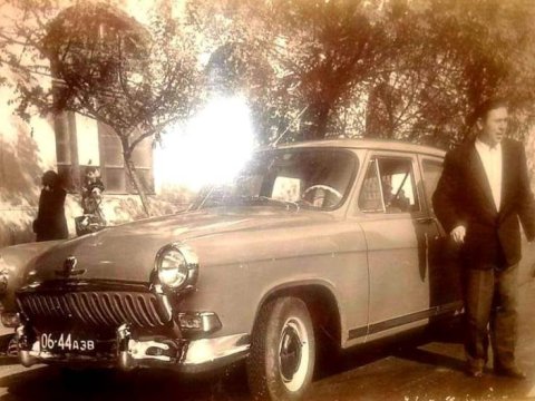Bir şəklin tarixçəsi - Nəbi Xəzri göy “Volqa”sını niyə satmışdı...