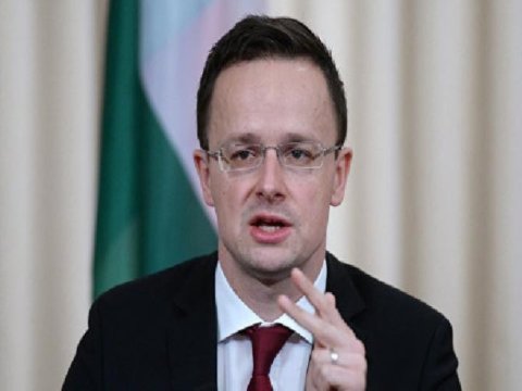 Macarıstan XİN başçısı Ukraynanı tənqid etdi