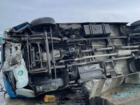 Türkiyədə avtobus qəzası - Ölən və yaralılar var